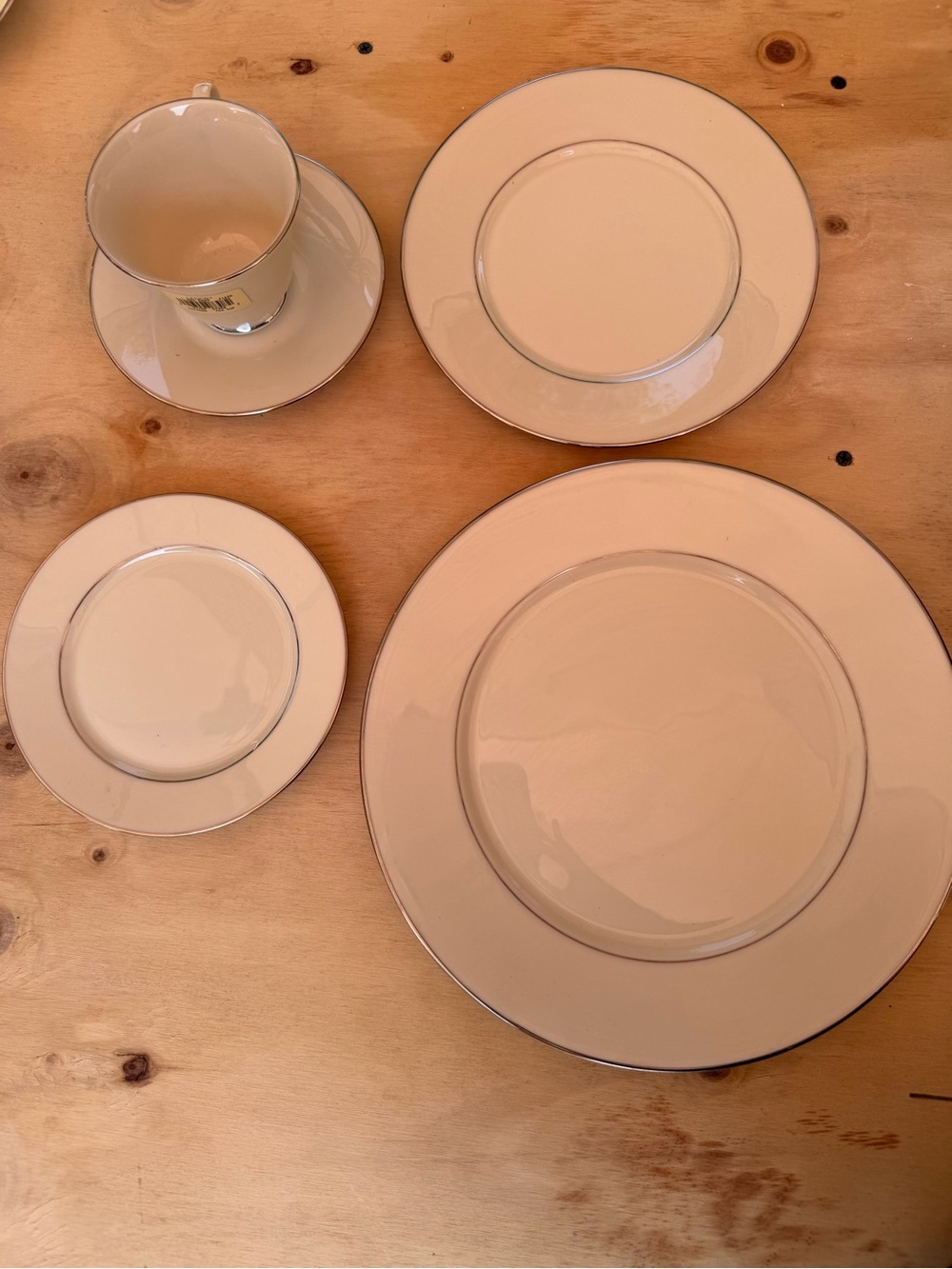 NWT Lenox “Maywood”  5-Piece Set in Ivory